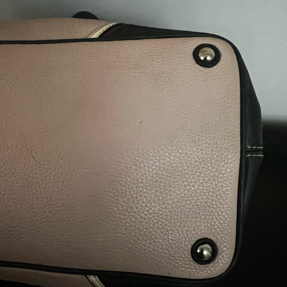 Coach Laura Spectator Shoulder bag With 3 Compartments and Kisslock 2010 - Picture 13 of 14